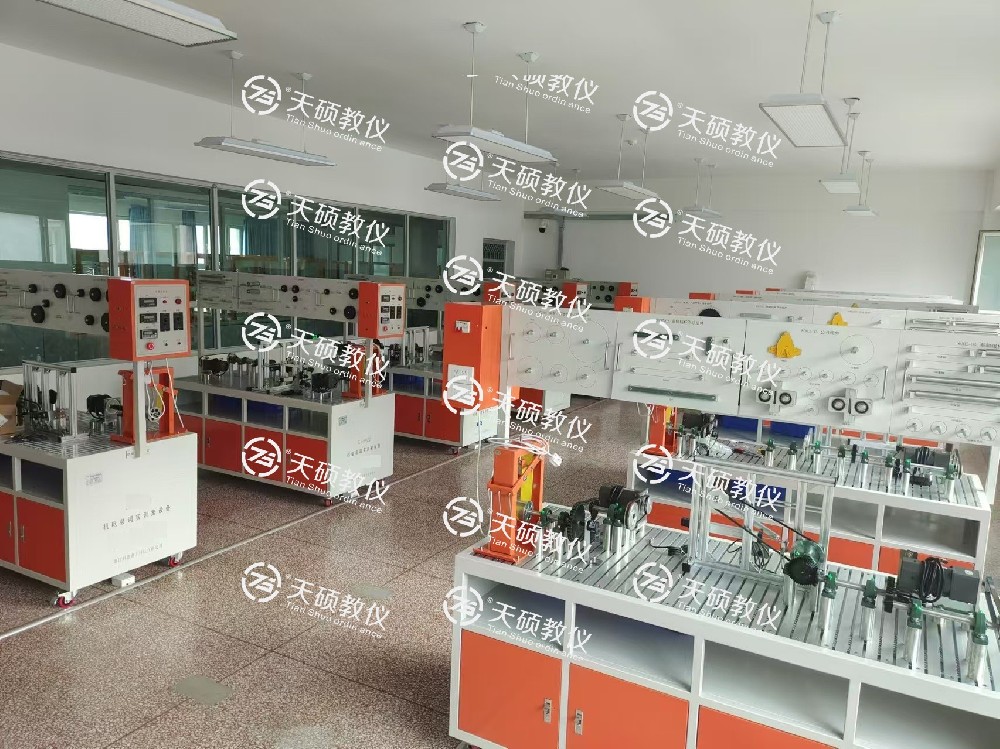 烏魯木齊技師學院 電氣工程及機電裝調(diào)實訓室設備采購項目  順利安裝、調(diào)試、培訓、驗收通過！